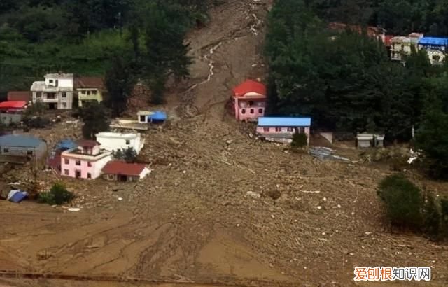 每日一课遇见泥石流时如何自救,遇见泥石流我们该怎样逃生和自救