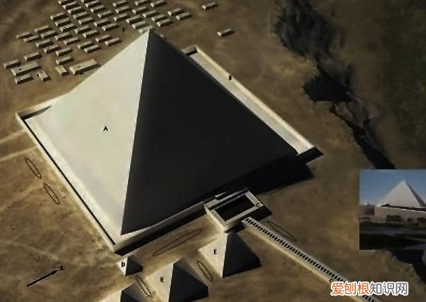 如何巧妙测量金字塔高度