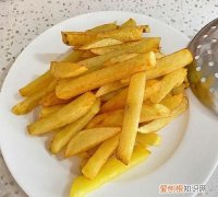 炸土豆创意名字，创意菜名要做一个土豆盒茄盒耦盒三个的拼盘中间放一些自制杂酱面要有创