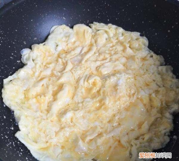如何做酸菜鸡蛋馅,酸菜鸡蛋包子馅怎么做好吃窍门