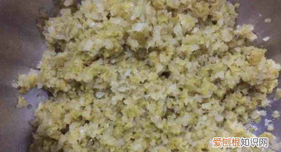 如何做酸菜鸡蛋馅，酸菜鸡蛋包子馅怎么做好吃窍门