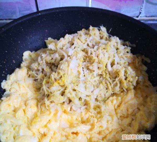 如何做酸菜鸡蛋馅,酸菜鸡蛋包子馅怎么做好吃窍门