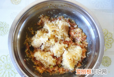 如何做酸菜鸡蛋馅,酸菜鸡蛋包子馅怎么做好吃窍门