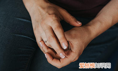 男人怎么戴戒指,男士戒指的戴法