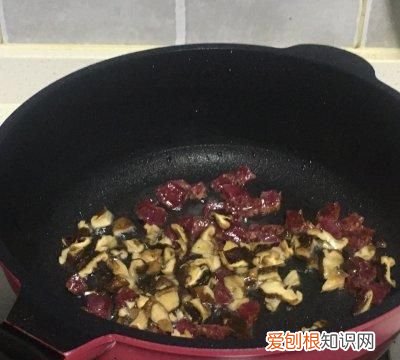 芋头腊肠焖饭要糯米还是大米好吃