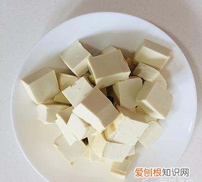 西红柿炖豆腐的做法，西红柿和豆腐怎样做好吃