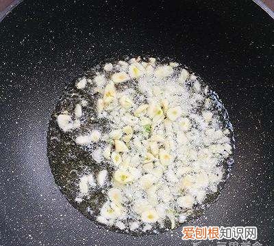 西红柿炖豆腐的做法，西红柿和豆腐怎样做好吃