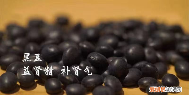 黑桑葚怎么辨别加了色素,黑桑葚染色是什么样的