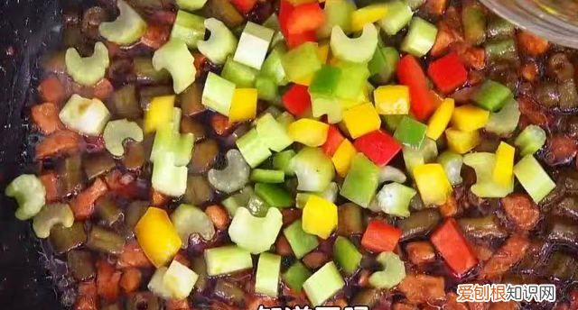 黑桑葚怎么辨别加了色素,黑桑葚染色是什么样的