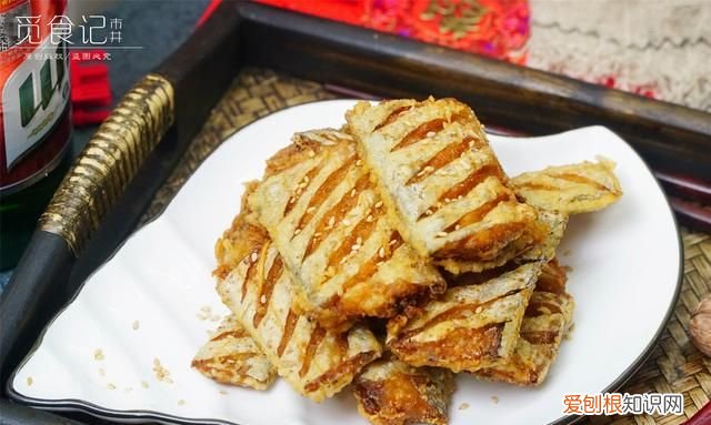 炸带鱼挂糊之前需要放什么料 炸带鱼挂糊用面粉还是淀粉