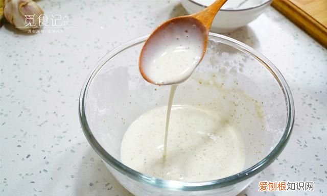 炸带鱼挂糊之前需要放什么料 炸带鱼挂糊用面粉还是淀粉