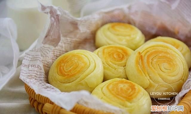 1碗面粉,1包牛奶,1个鸡蛋,烙好的饼和面包一样好吃吗