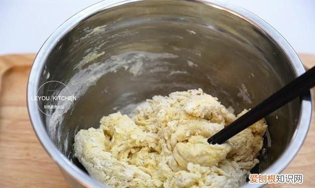 1碗面粉,1包牛奶,1个鸡蛋,烙好的饼和面包一样好吃吗