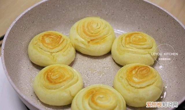 1碗面粉,1包牛奶,1个鸡蛋,烙好的饼和面包一样好吃吗