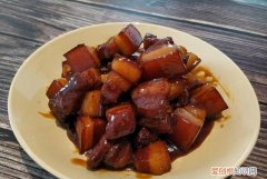 红烧肉炒糖色用大火还是小火