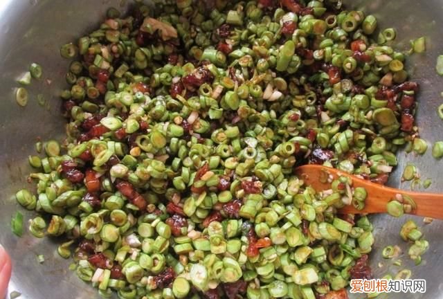 豆角蒸包子焯水还是不焯水？1步做对了豆角翠绿，包子鲜美吃不够