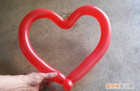 气球心形怎么摆,用气球怎么做心形带翅膀的