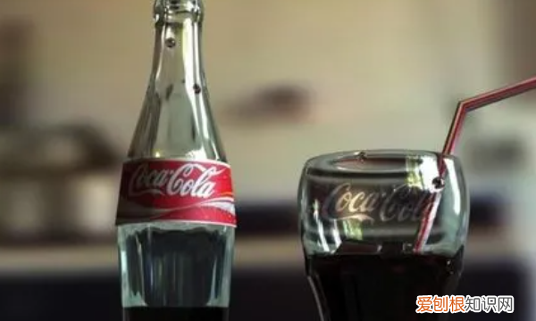 快乐水到底是什么意思,奶茶店的快乐水指的是什么饮料