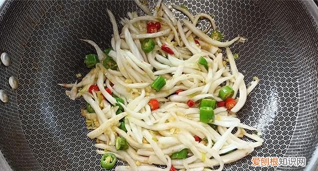 冬天多吃大白菜教你好吃做法,红烧猪肉罐头和大白菜怎么做好吃