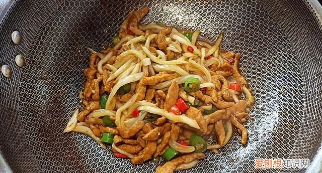 冬天多吃大白菜教你好吃做法,红烧猪肉罐头和大白菜怎么做好吃