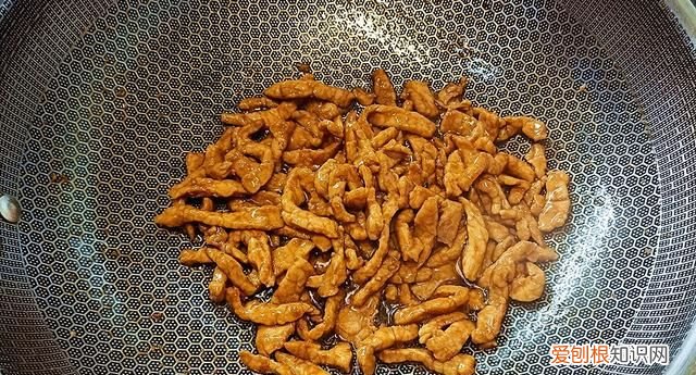 冬天多吃大白菜教你好吃做法,红烧猪肉罐头和大白菜怎么做好吃