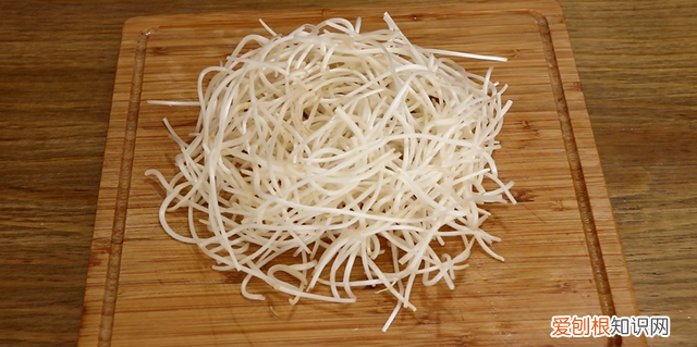 豆芽怎么炒好吃又简单,凉拌豆芽教程超级开胃