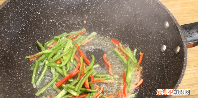 豆芽怎么炒好吃又简单,凉拌豆芽教程超级开胃