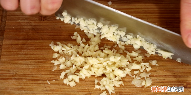 豆芽怎么炒好吃又简单,凉拌豆芽教程超级开胃