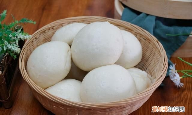 蒸馒头放什么松软好吃,蒸馒头的时候放什么比较好吃