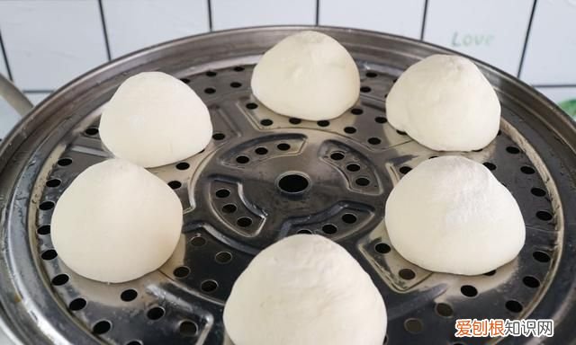 蒸馒头放什么松软好吃,蒸馒头的时候放什么比较好吃
