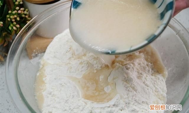 蒸馒头放什么松软好吃,蒸馒头的时候放什么比较好吃