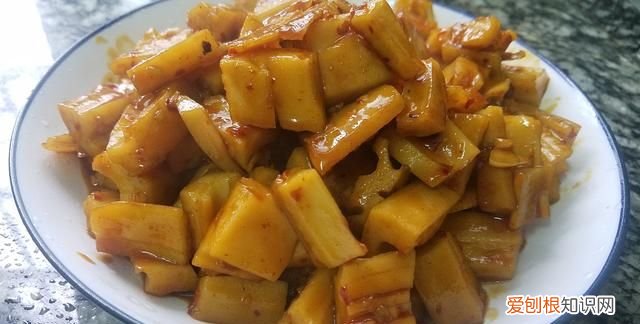 莲藕丁怎么做好吃又简单,莲藕季必吃的醋溜脆藕条酸辣爽口