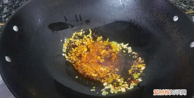 莲藕丁怎么做好吃又简单,莲藕季必吃的醋溜脆藕条酸辣爽口