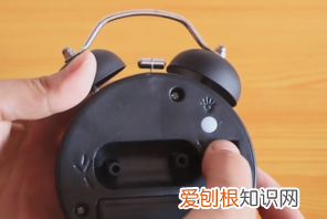 闹钟应该怎么调,闹钟怎么设置时间