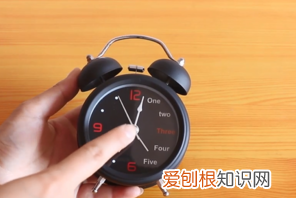 闹钟应该怎么调,闹钟怎么设置时间