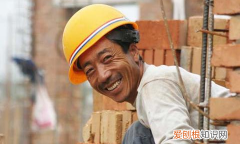 工地上戴的安全帽颜色等级分吗 工地安全帽颜色代表什么身份