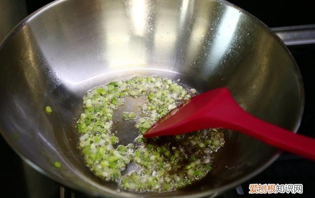 蛋炒饭到底是先炒鸡蛋还是先炒饭