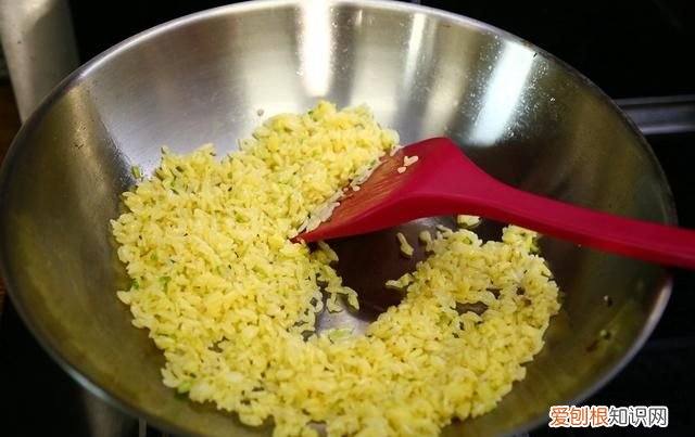蛋炒饭到底是先炒鸡蛋还是先炒饭