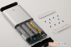 三星充电宝拆开方法，充电宝如何拆开外壳