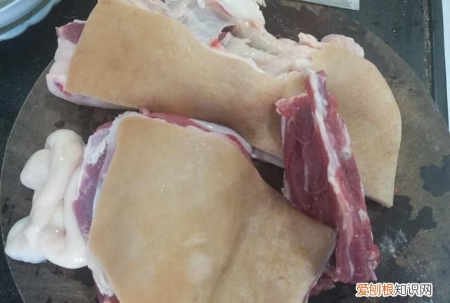 怎样炒羊肉会让羊肉软嫩好吃,家庭炒羊肉咋做羊肉放不放姜和葱