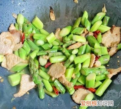 小朋友芦笋炒肉的家常做法 史上最好吃的芦笋炒肉做法