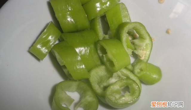 孜然炒面筋的家常做法窍门,孜然面筋的家常做法真是太好吃了