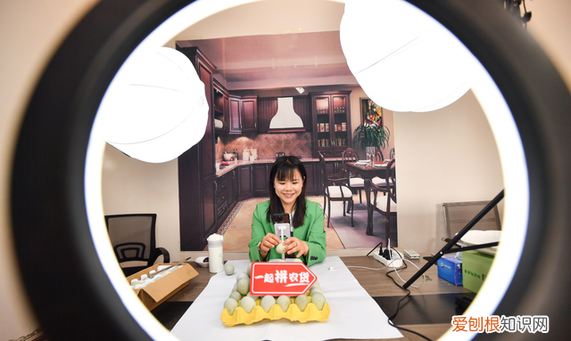 90后三兄弟把皮蛋卖成国民爆款