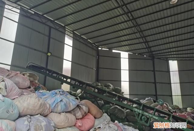 旧衣服收来有什么用 旧衣废料有什么用