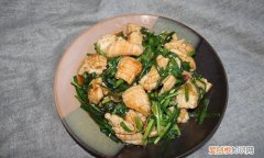 韭菜炒鱿鱼圈做法步骤 海鲜蘸料韭菜炒鱿鱼