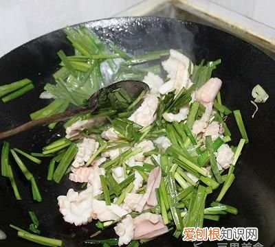韭菜炒鱿鱼圈做法步骤 海鲜蘸料韭菜炒鱿鱼