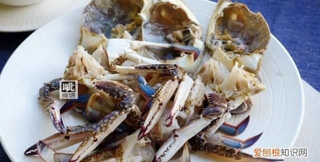 螃蟹就喜欢炒着吃,出锅鲜香美味,再喝两杯小酒太解馋了