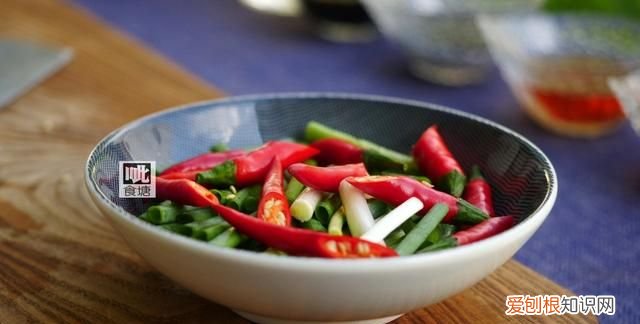 螃蟹就喜欢炒着吃,出锅鲜香美味,再喝两杯小酒太解馋了