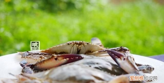 螃蟹就喜欢炒着吃,出锅鲜香美味,再喝两杯小酒太解馋了