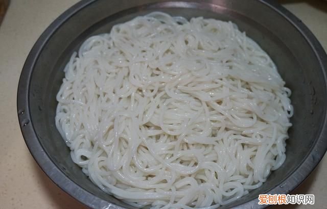 米粉这样炒才q弹 米粉这样炒又香又好吃收藏吧